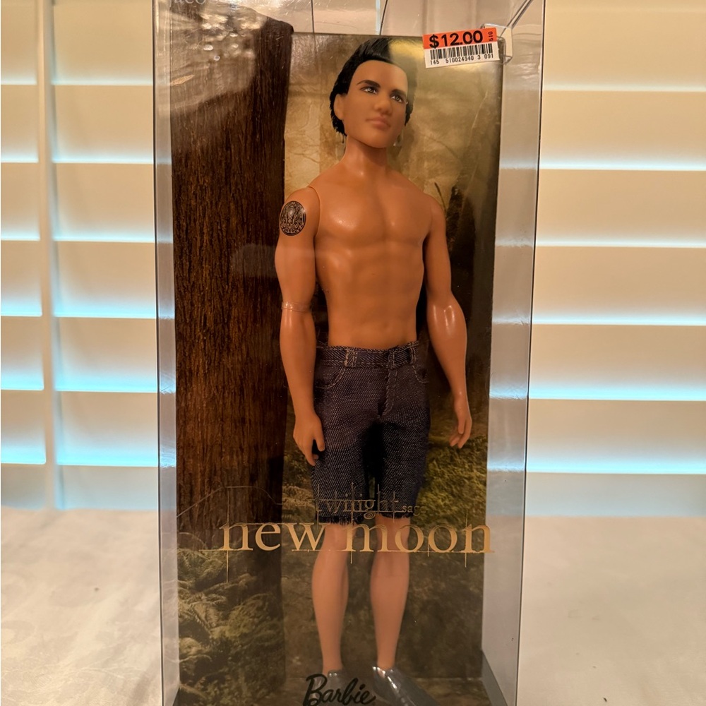 Barbie, Twilight New Moon Doll, Jacob in Denim Shorts
